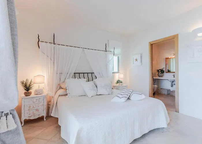 Smeralda, With Private Pool In Porto Cervo, Sardinia Villa *